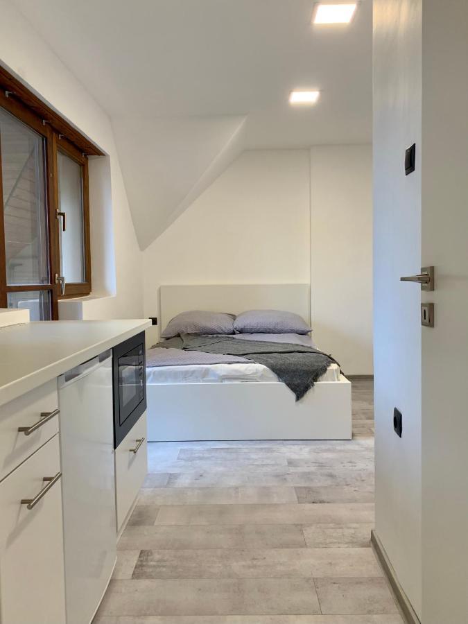Var-Lak Apartman เอ็กเกอร์ ภายนอก รูปภาพ