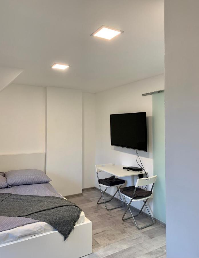 Var-Lak Apartman เอ็กเกอร์ ภายนอก รูปภาพ