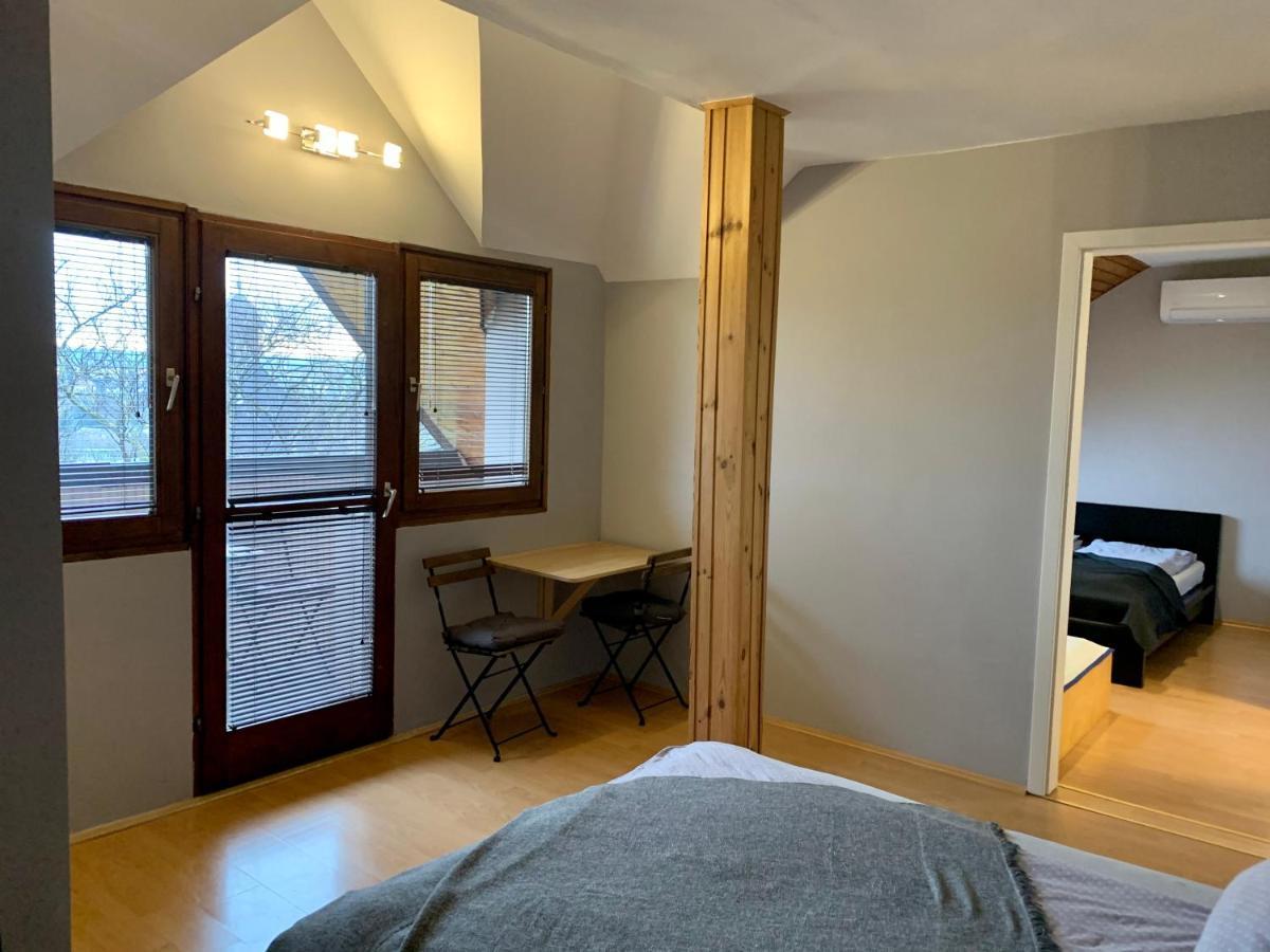 Var-Lak Apartman เอ็กเกอร์ ภายนอก รูปภาพ