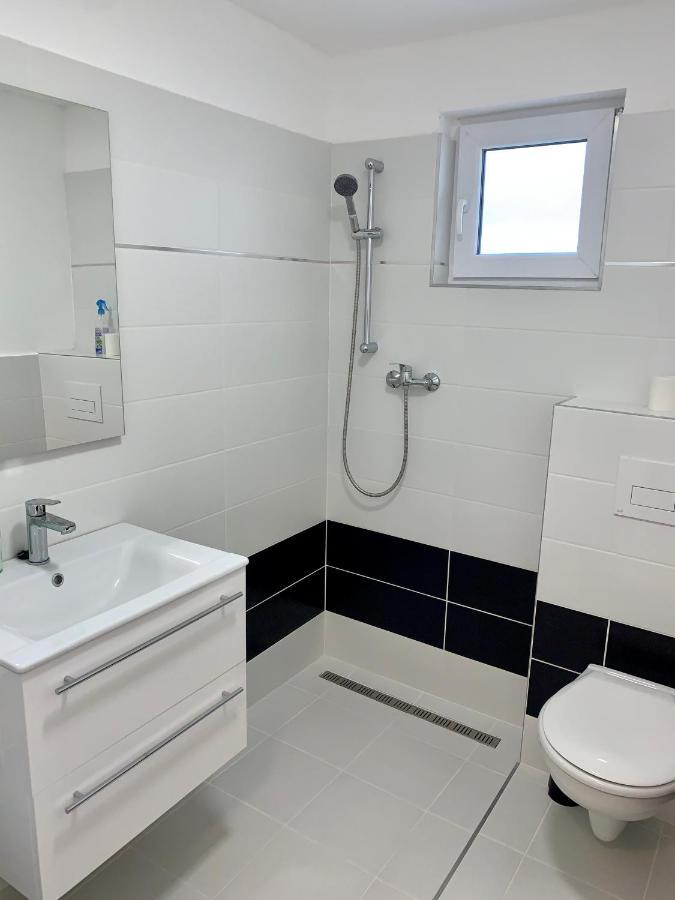 Var-Lak Apartman เอ็กเกอร์ ภายนอก รูปภาพ